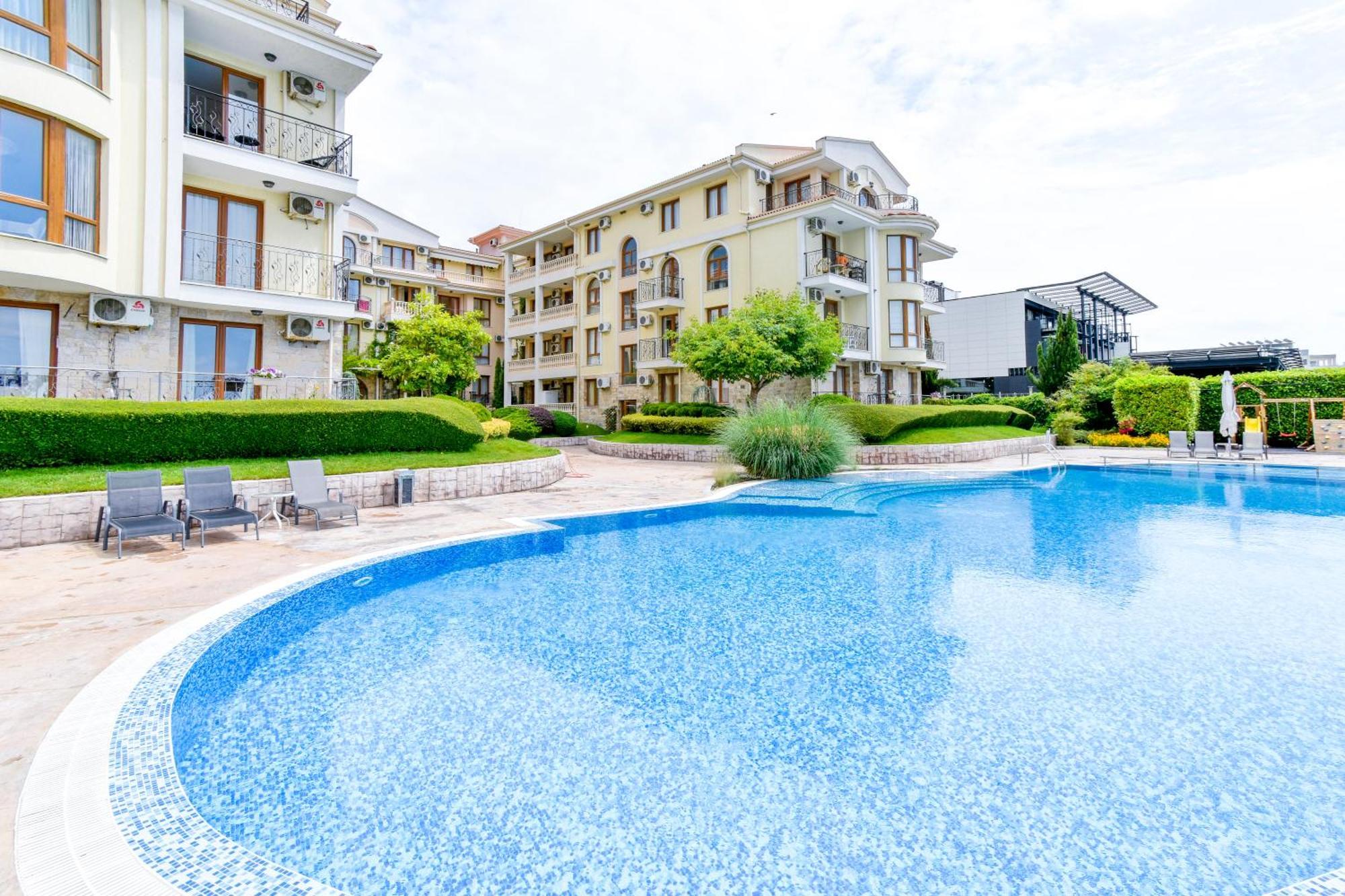 Royal Bay Apartments With Self Check-In Sweti Wlas Exterior foto
